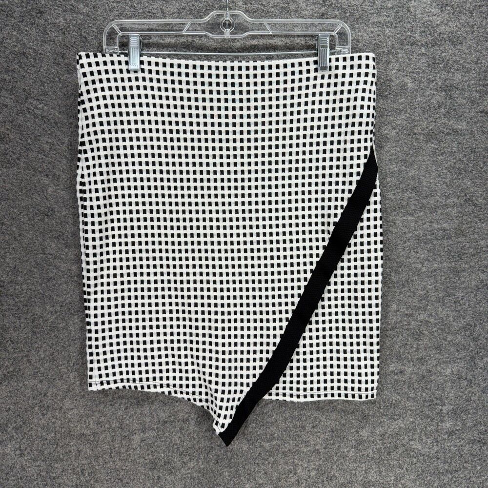 Lucy Diamonds Top Women 1X Plus White Plaid Strapless Pullover Casual Comfort
